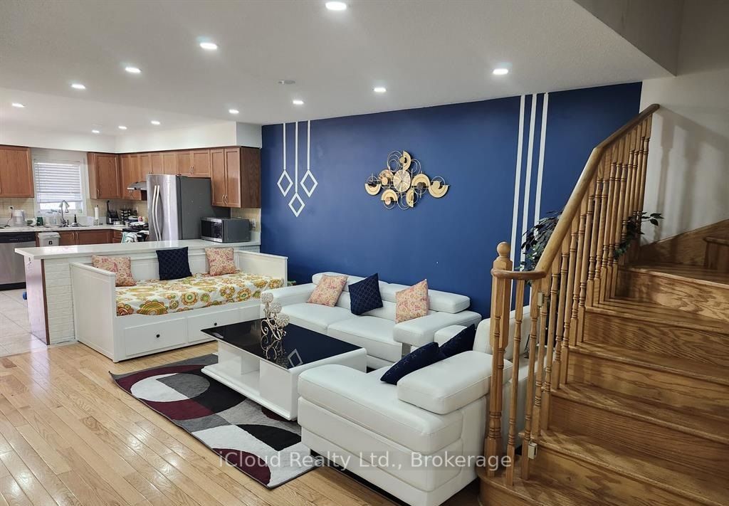 559 Candlestick Circle