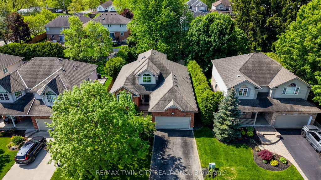 Photo of 11 Carolinian Lane, Cambridge, ON N1S 5B5 (MLS # X13184692)