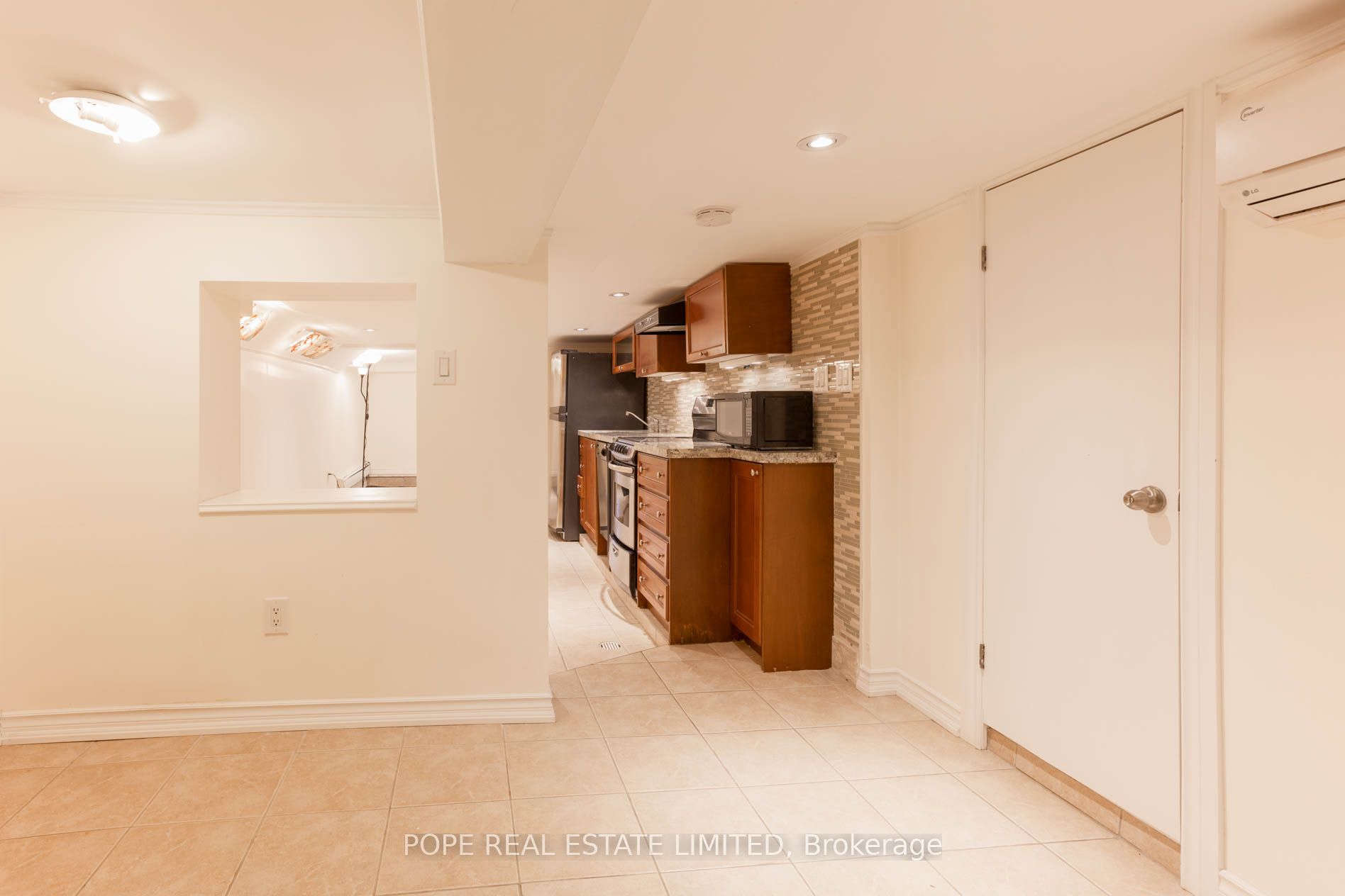 447 Roxton Road BSMT