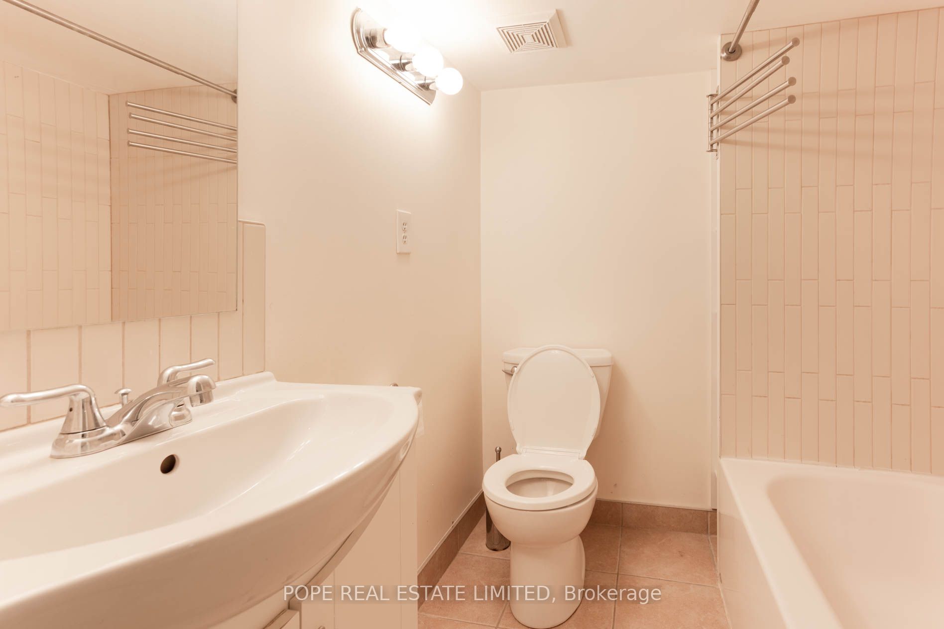 447 Roxton Road BSMT
