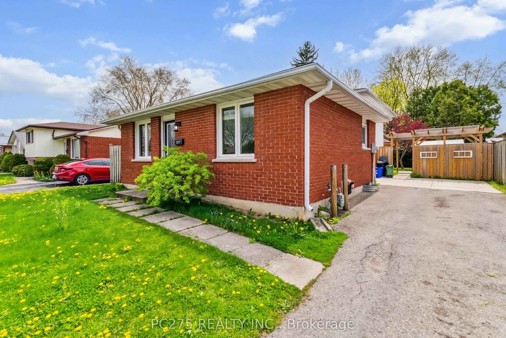 Photo of 221 Admiral Drive, London East, ON N5V 1H9 (MLS # X12734044)