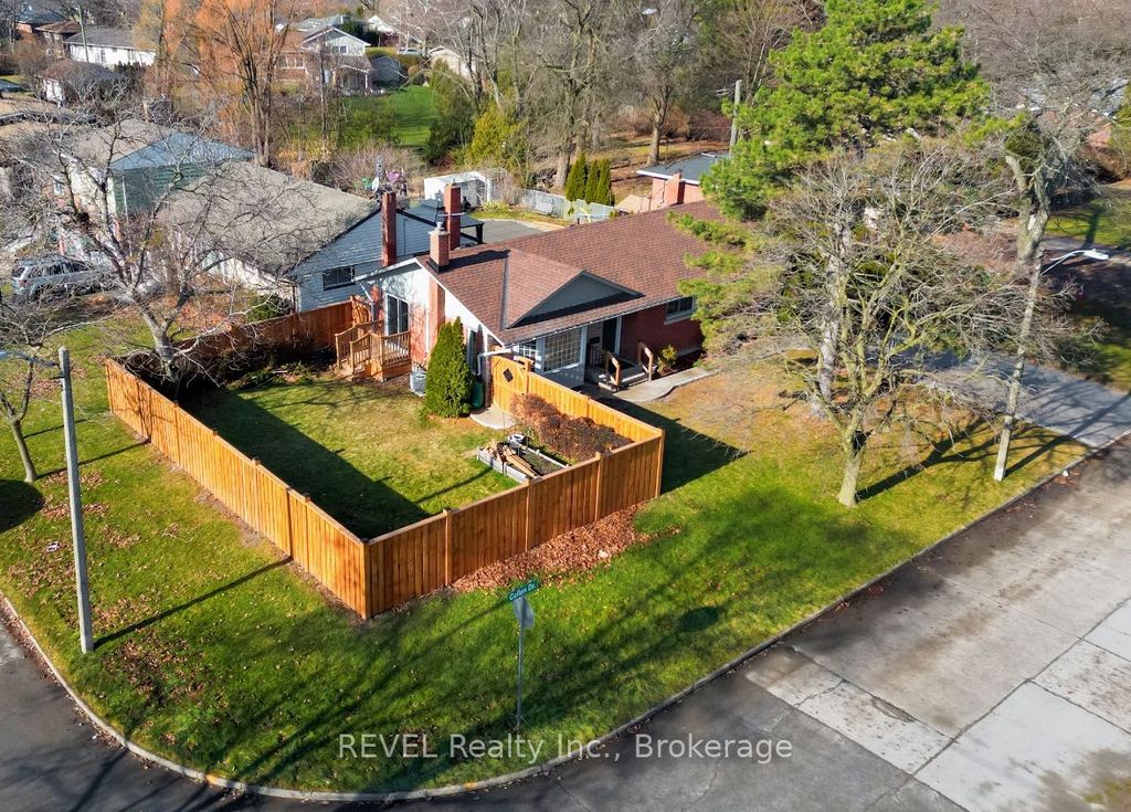 Photo of 26 Cullen Drive, St. Catharines, ON L2T 3H1 (MLS # X12714024)