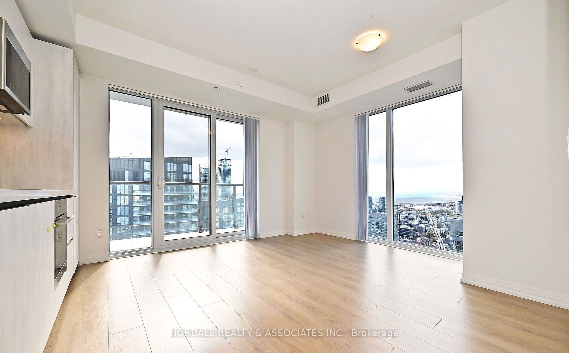 8 Widmer Street SPH12