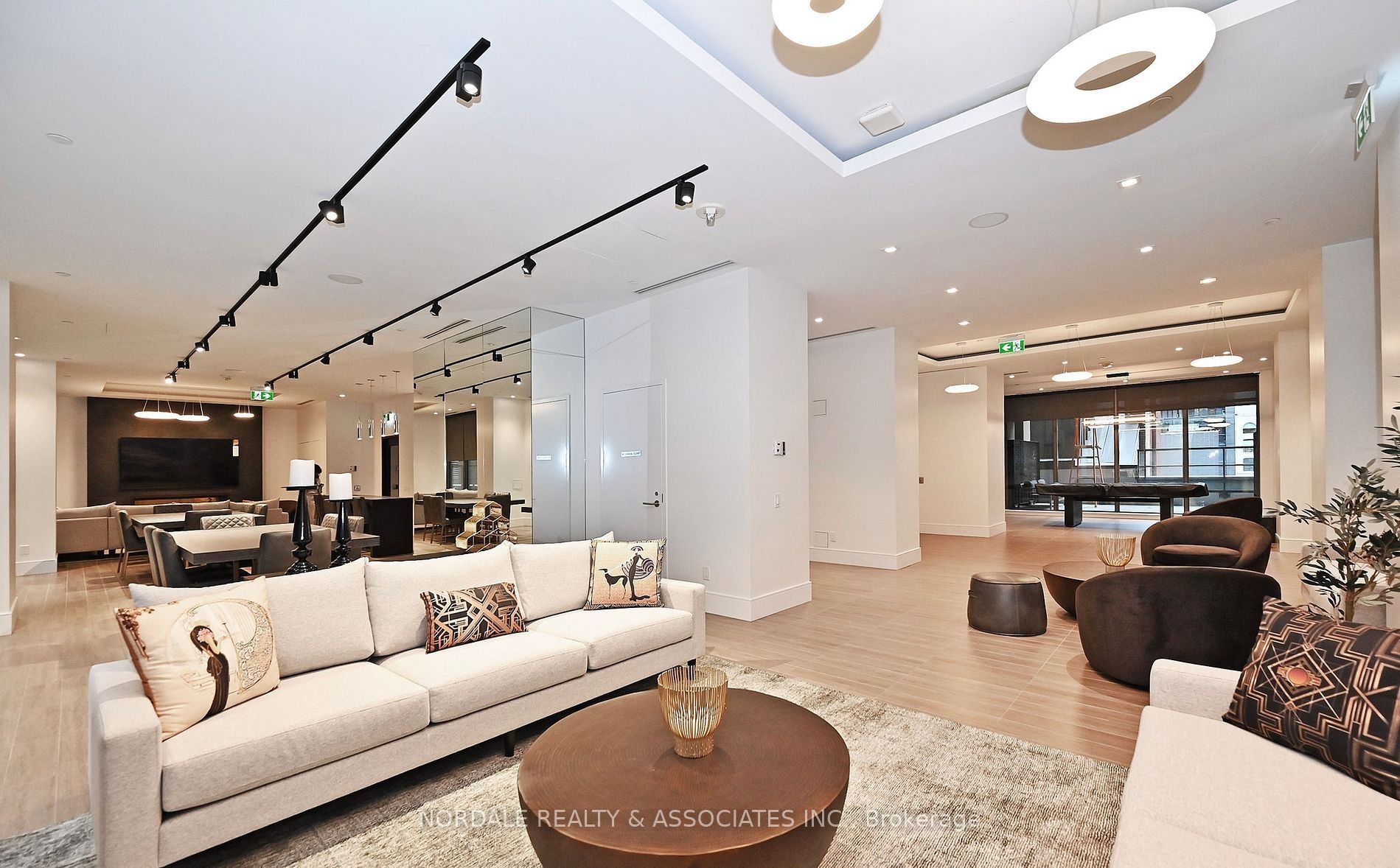 8 Widmer Street SPH12