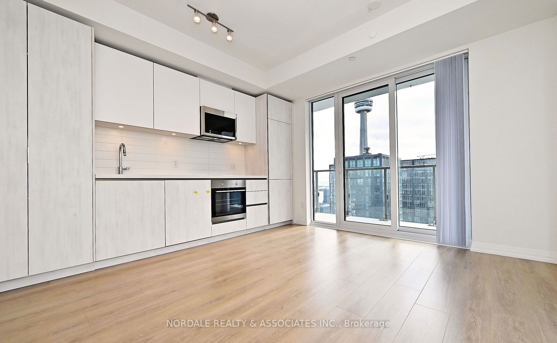 8 Widmer Street SPH12