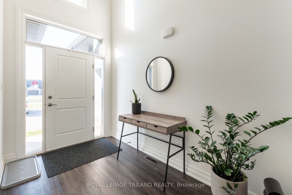 Photo of 9861 Glendon Drive #102, Middlesex Centre, ON N0L 1R0 (MLS # X12809420)