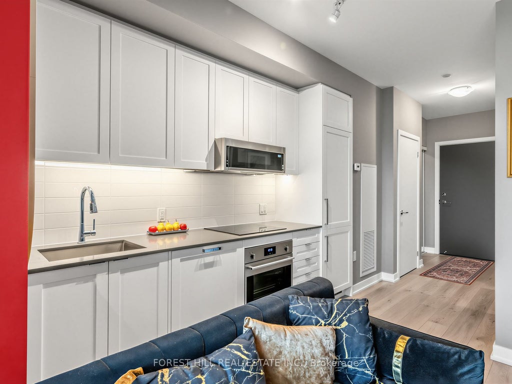 Photo of 250 Lawrence Avenue W #703, Toronto, ON M5M 1B2 (MLS # C13865720)