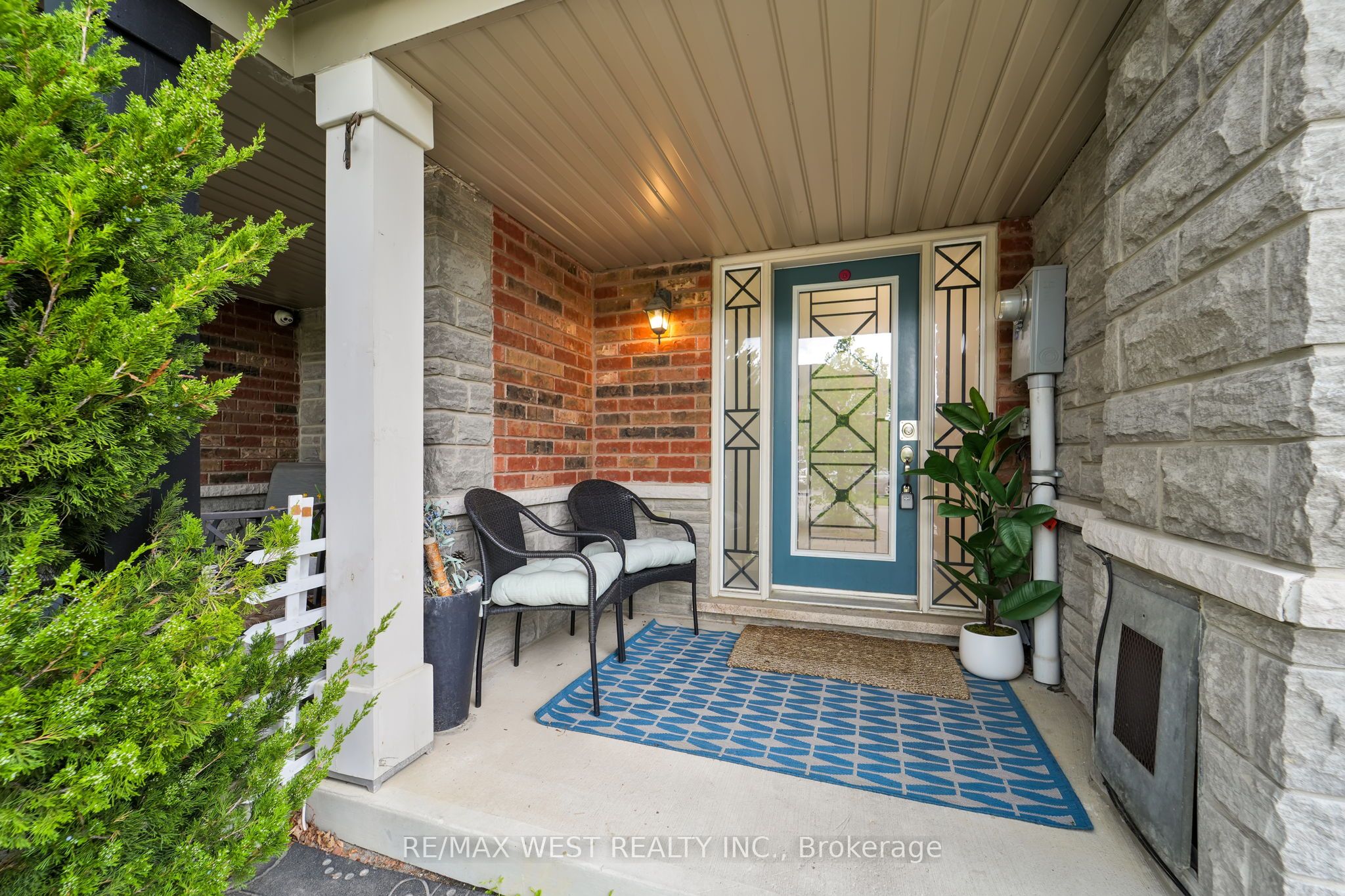 121 Carrier Crescent
