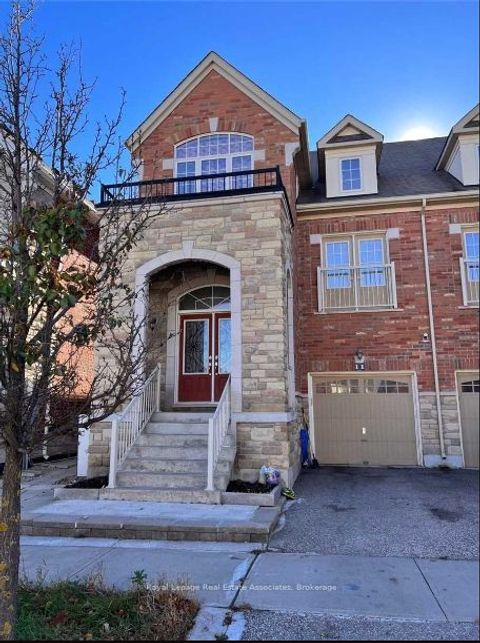 11 Zeng Cheng Drive Markham ON L6C 0T6
