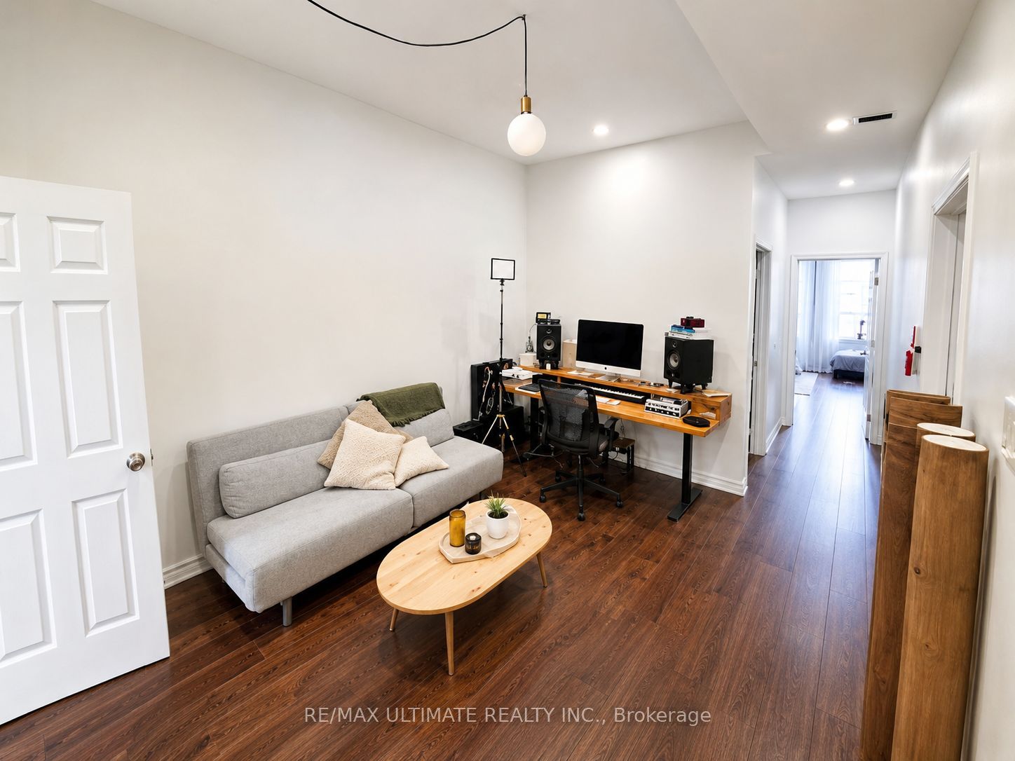 720-720A Queen Street E