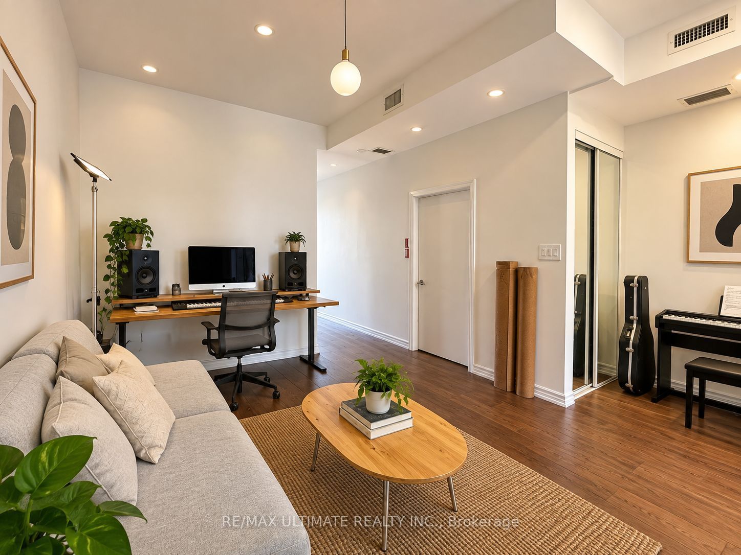 720-720A Queen Street E