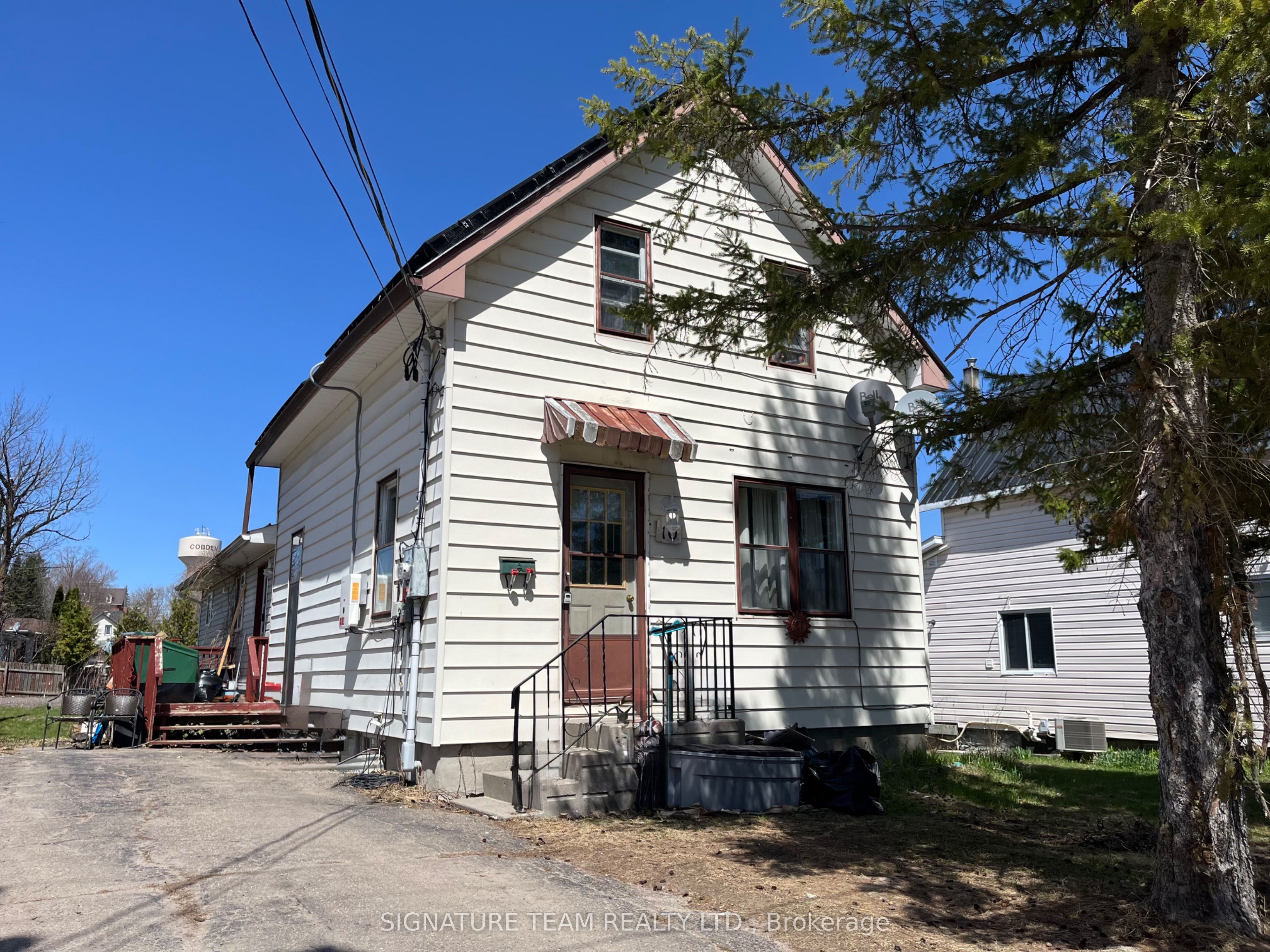 Photo 1 of 30 — 10 Meadow Street, Whitewater Region, ON K0J 1K0