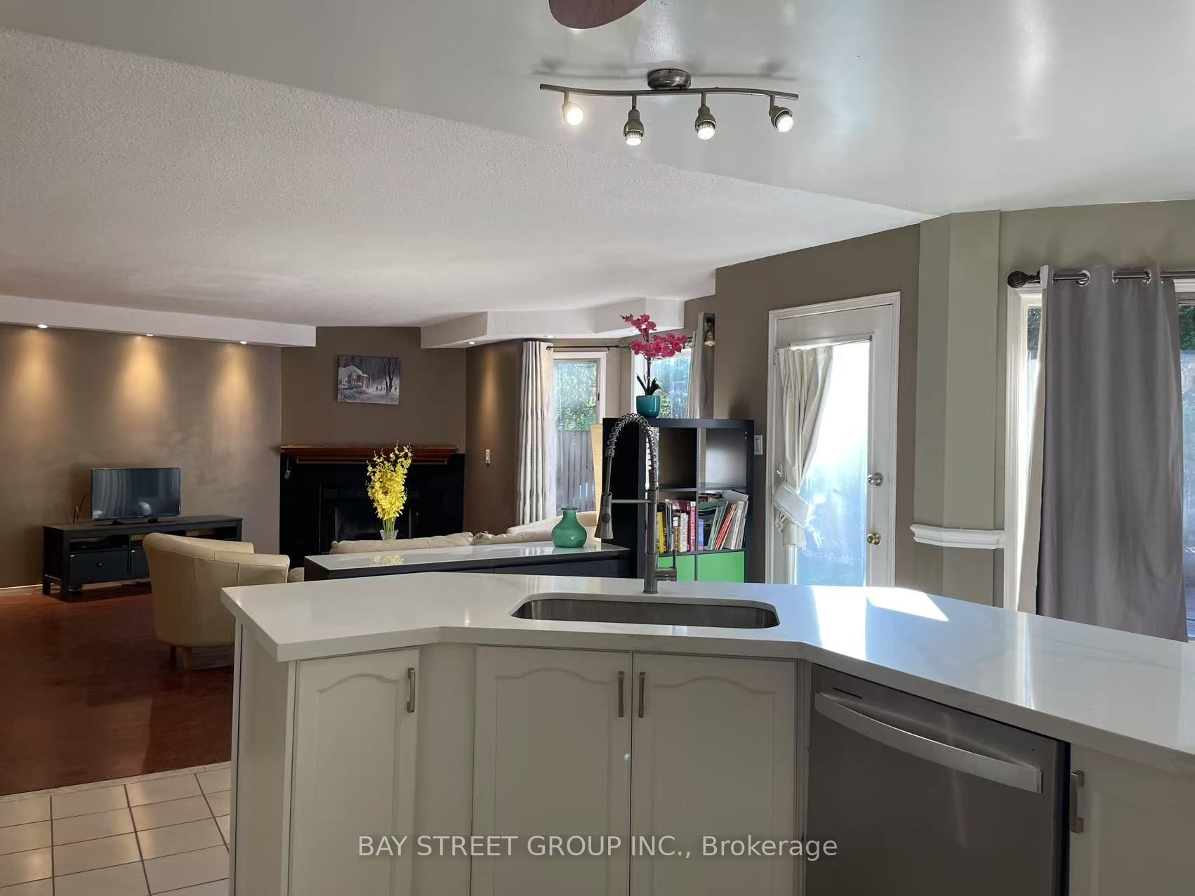 2589 Addingham Crescent
