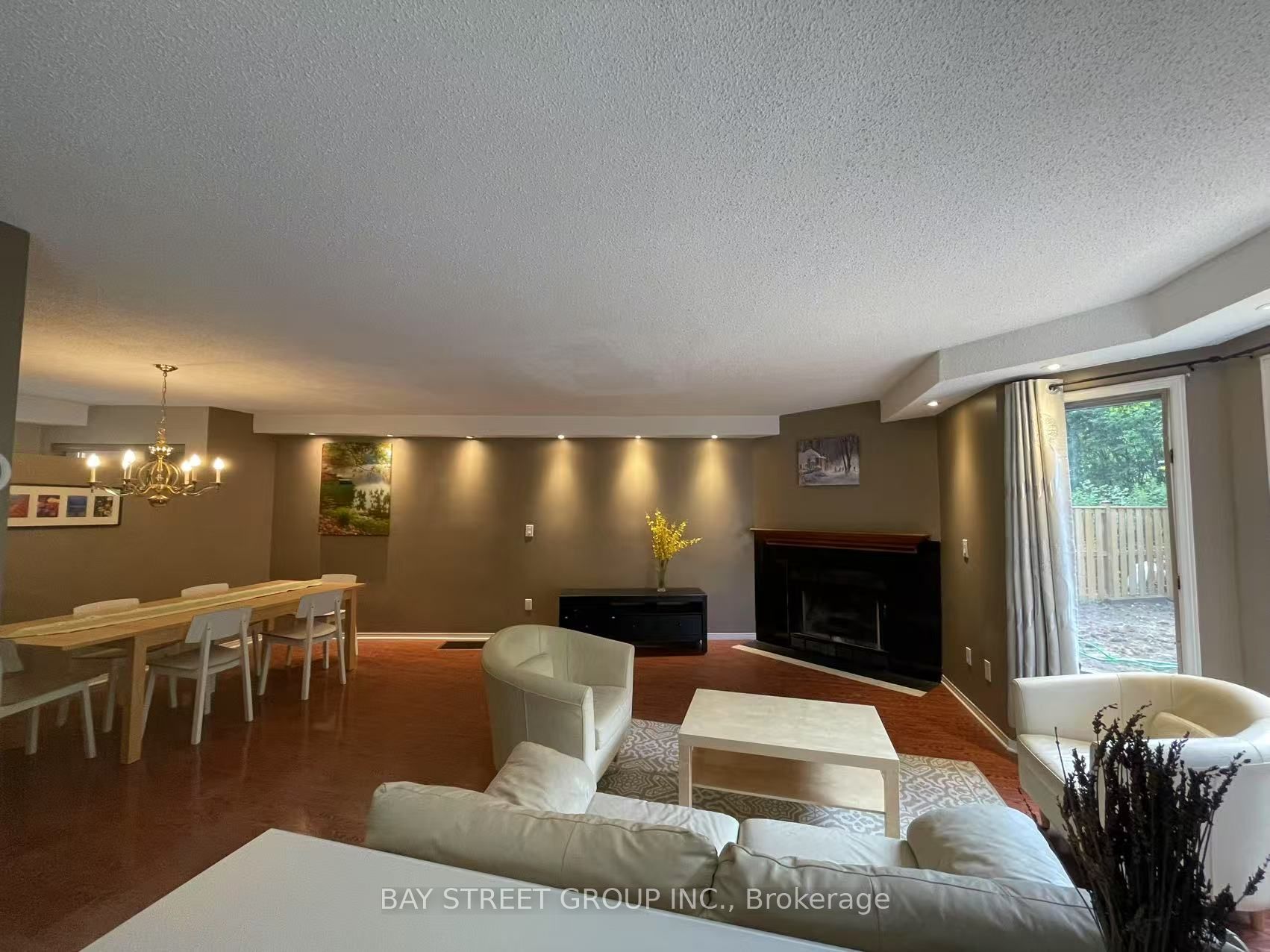 2589 Addingham Crescent