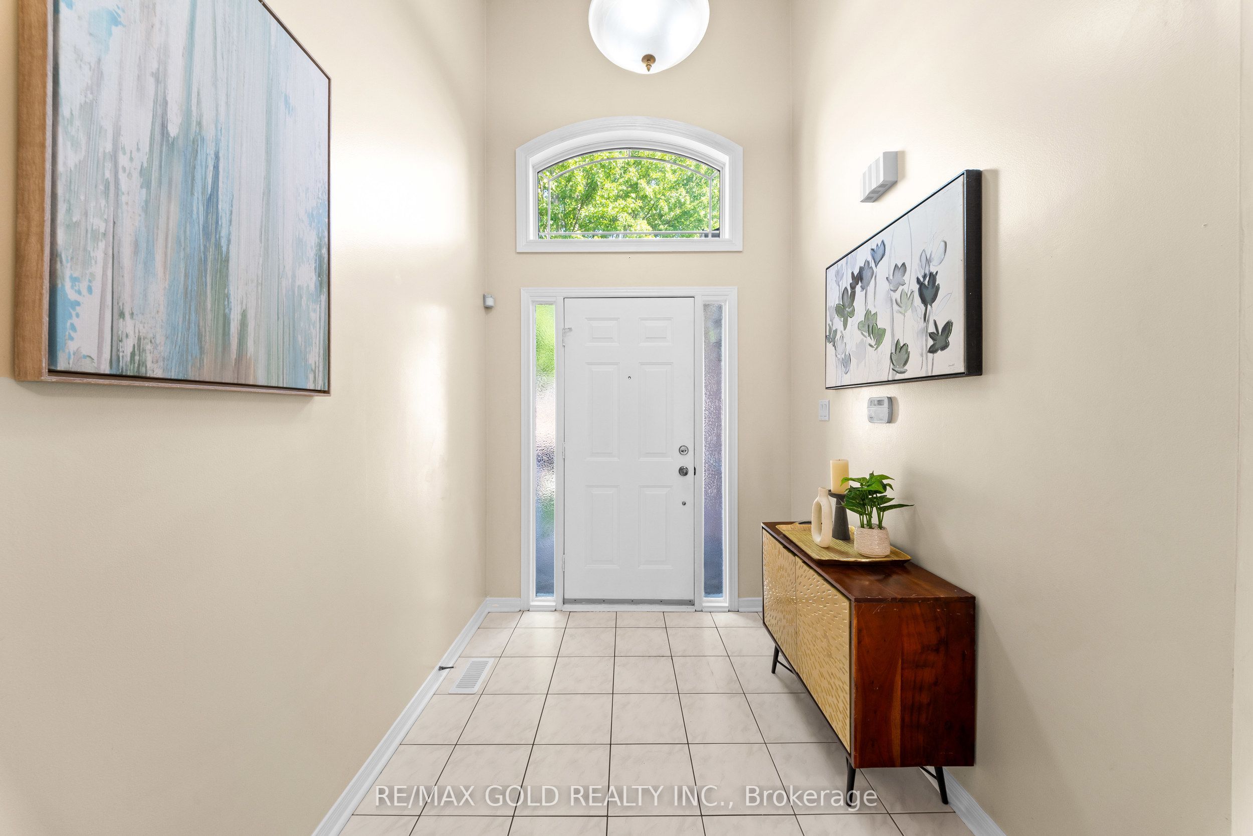 21 Pacific Wind Crescent