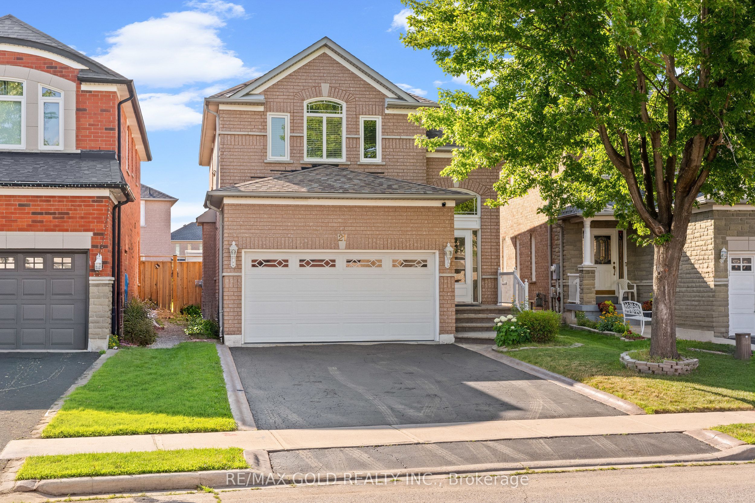 21 Pacific Wind Crescent