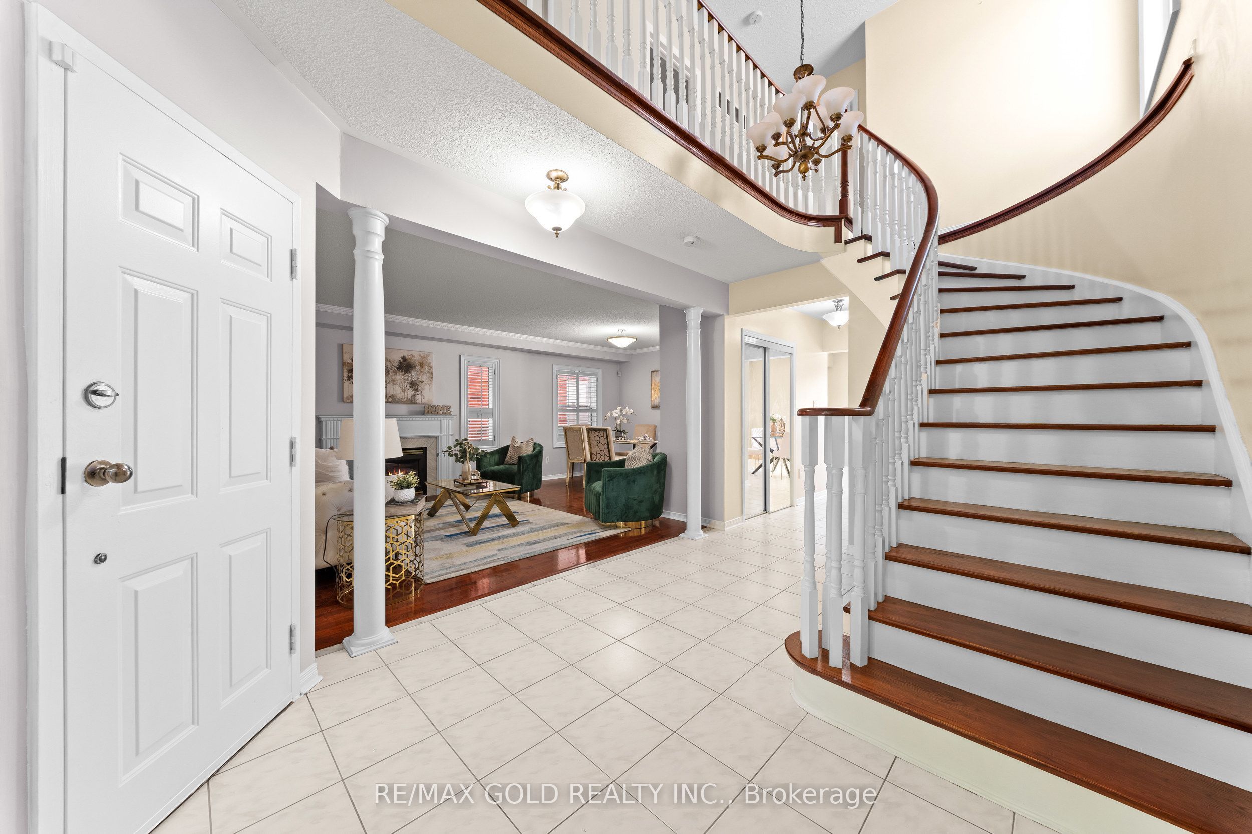 21 Pacific Wind Crescent