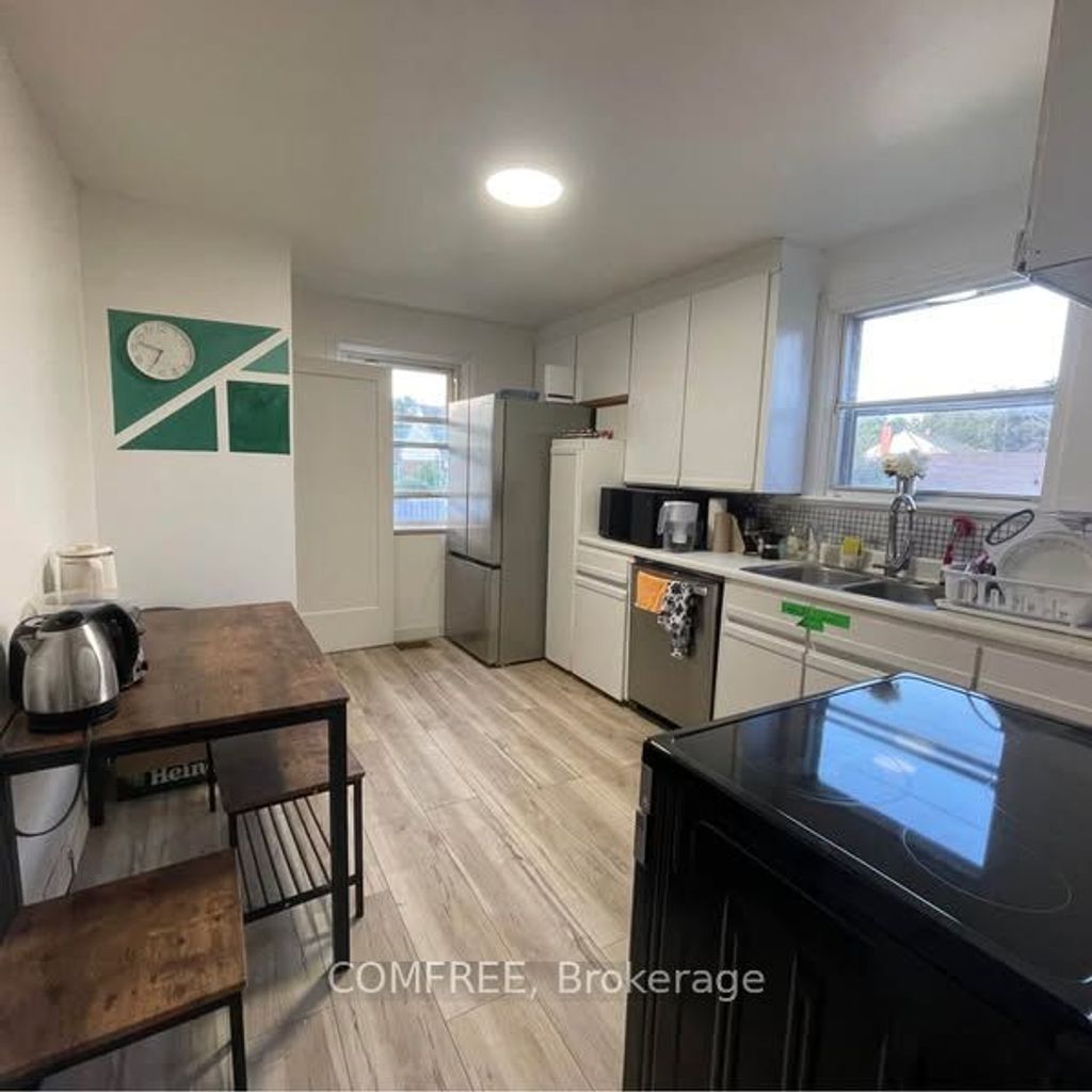 Photo of 235 Belford Crescent, Westboro - Hampton Park, ON K1Z 7A9 (MLS # X12893608)