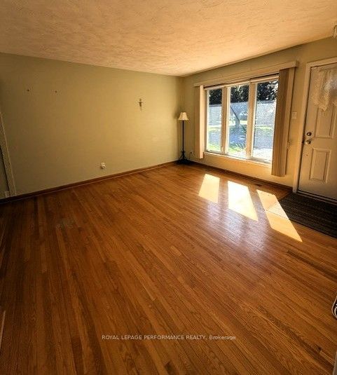 Photo of 418 Bellevue Crescent, Cornwall, ON K6H 5M9 (MLS # X13831156)