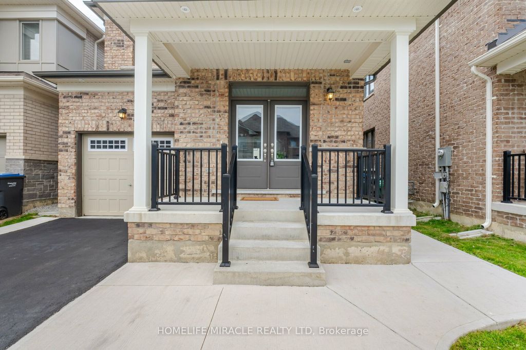 Photo of 68 Circus Crescent, Brampton, ON L7A 5E1 (MLS # W12932418)