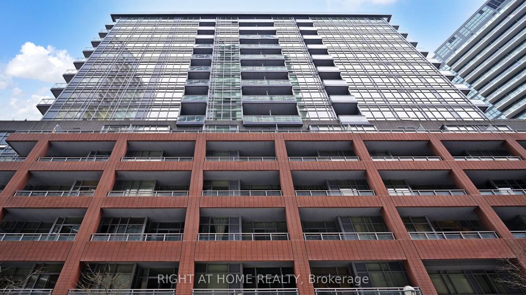 Photo of 15 Bruyeres Mews #Th106, Toronto, ON M5V 0A7 (MLS # C12642638)