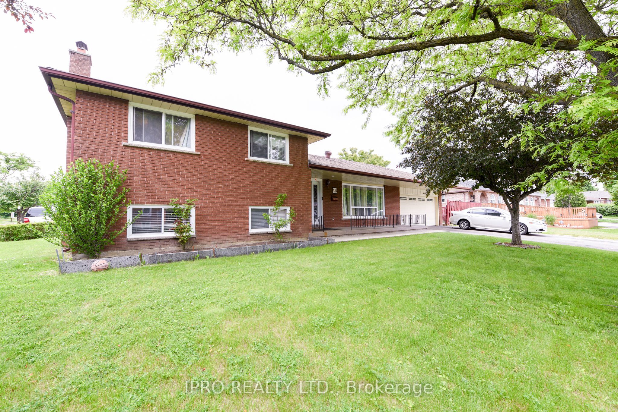 43 Marchbank Crescent