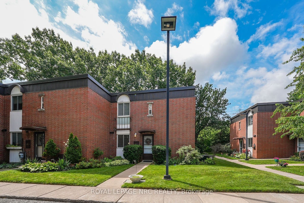 Photo of 6453 Colborne Street #62, Niagara Falls, ON L2J 1E7 (MLS # X13568060)