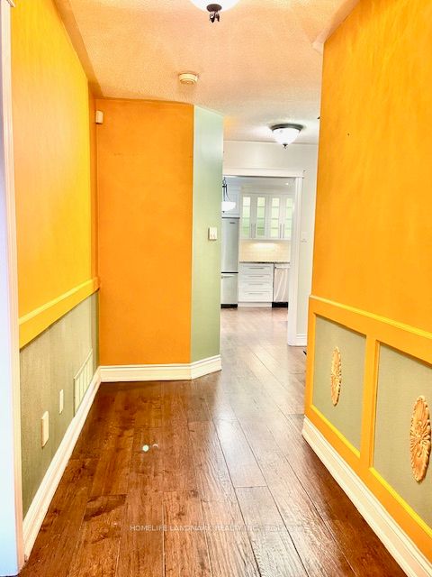 2194 Oak Bliss Crescent