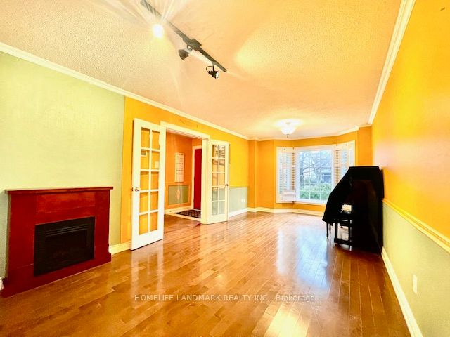 2194 Oak Bliss Crescent