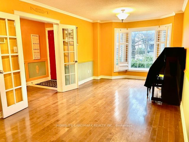 2194 Oak Bliss Crescent