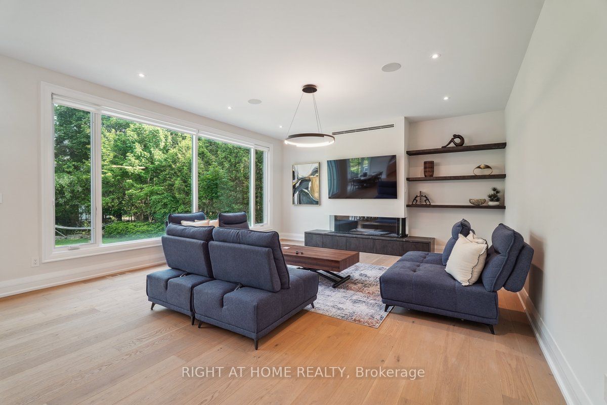 1260 Braeside Drive