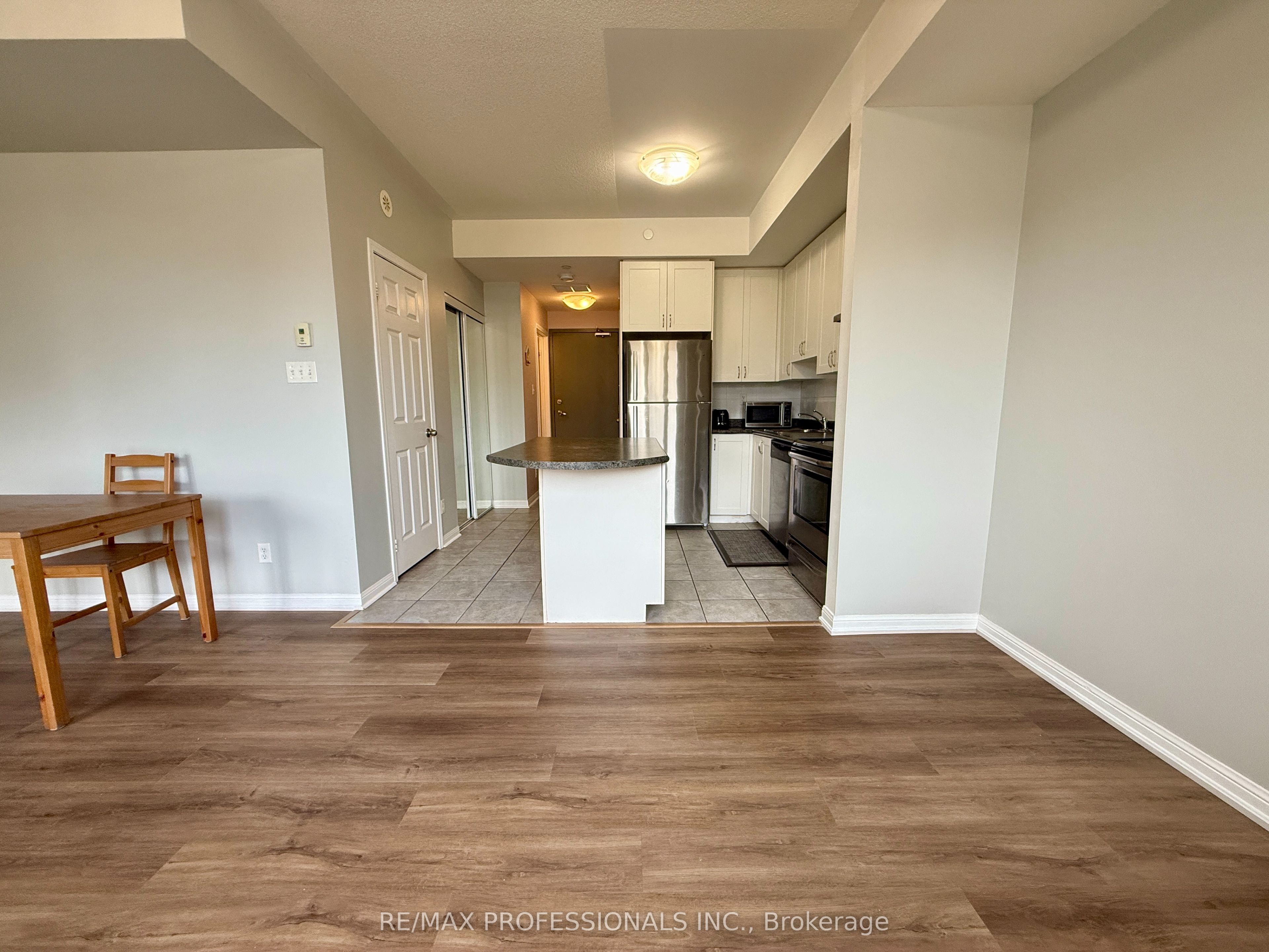 3075 Thomas Street 313