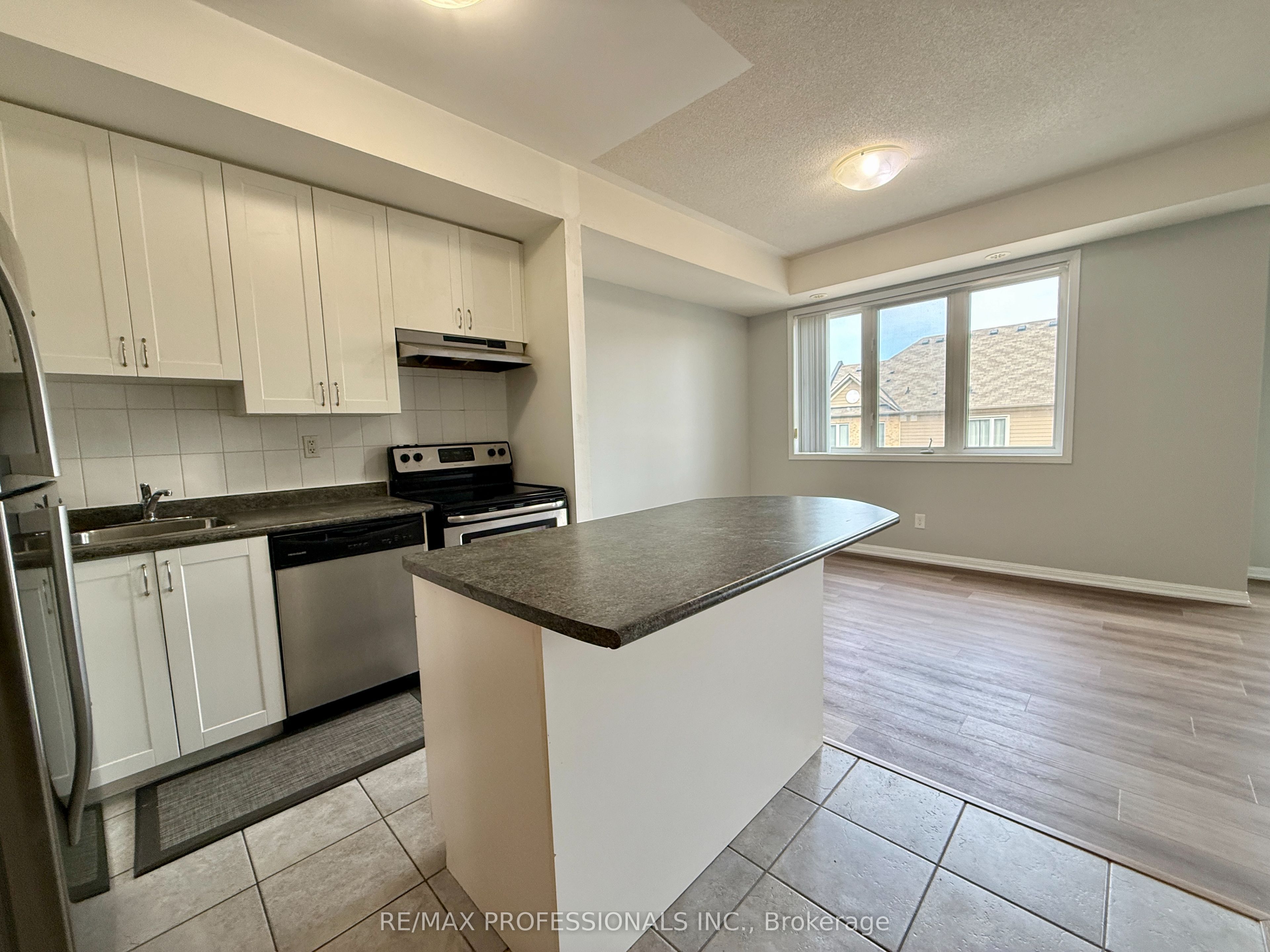 3075 Thomas Street 313