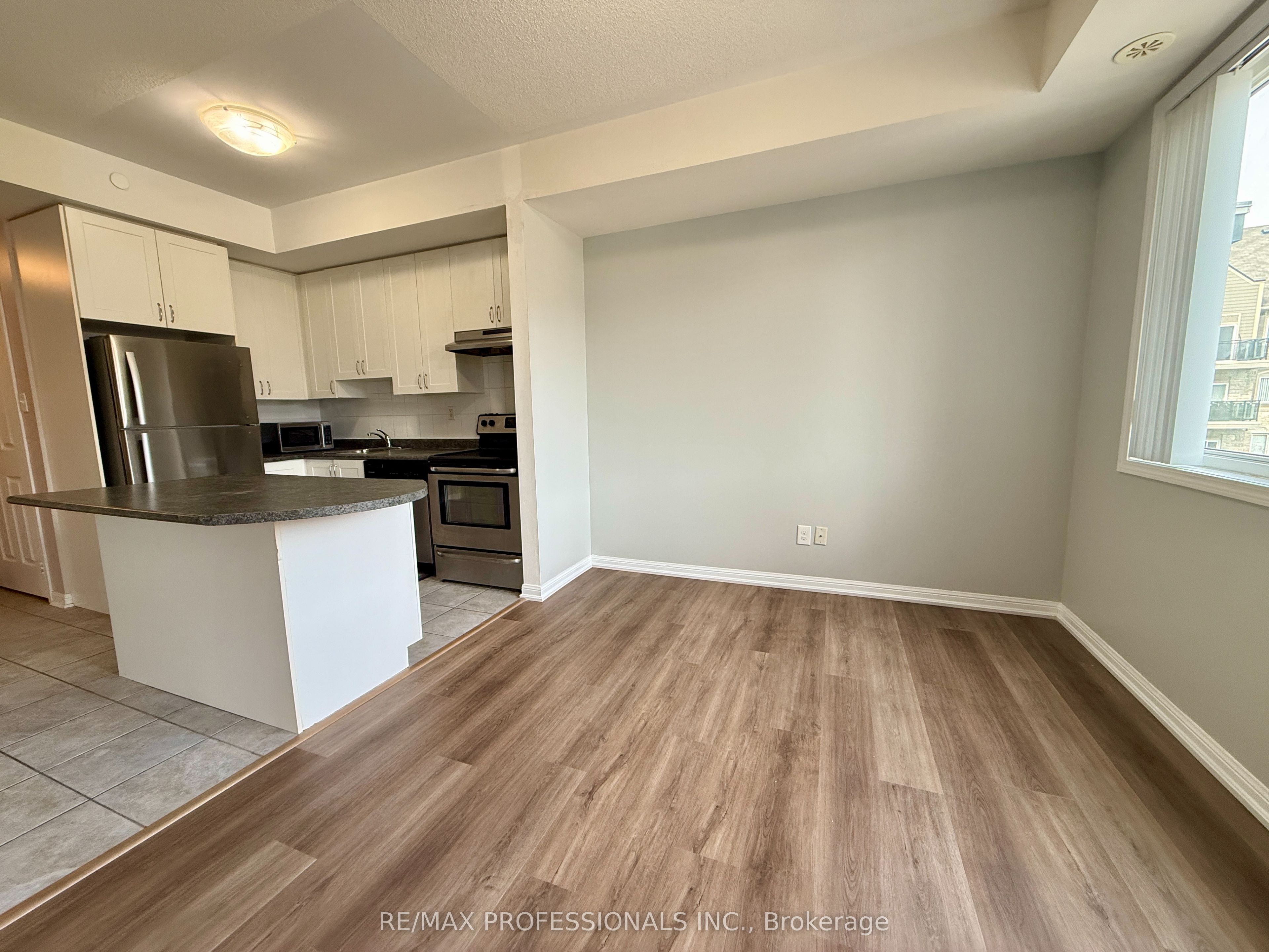 3075 Thomas Street 313