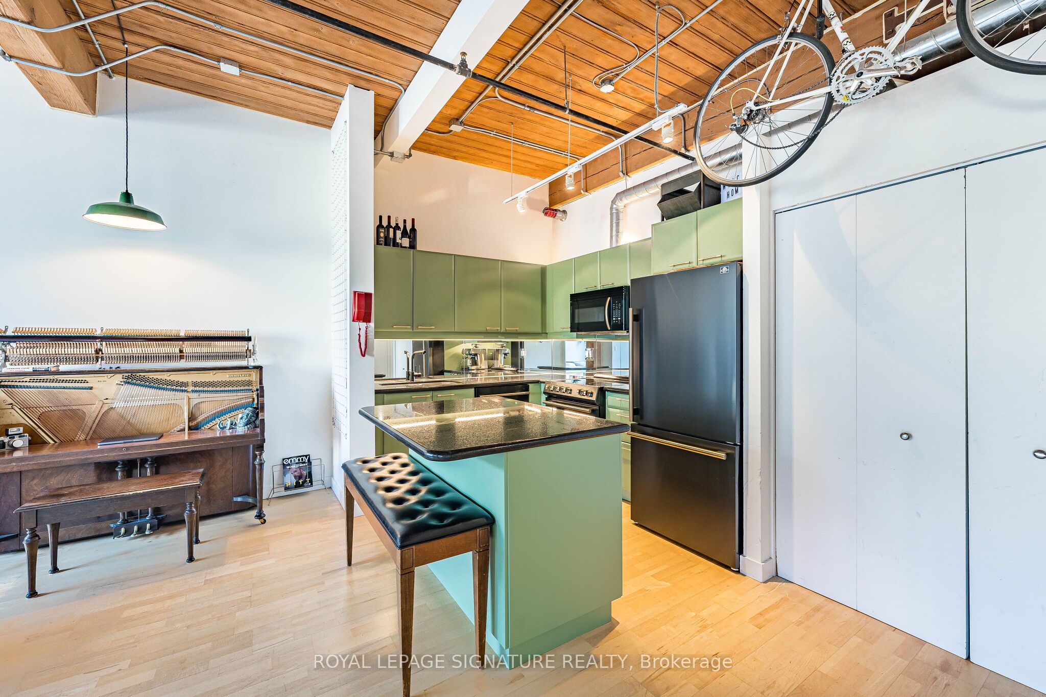 955 Queen Street W 316