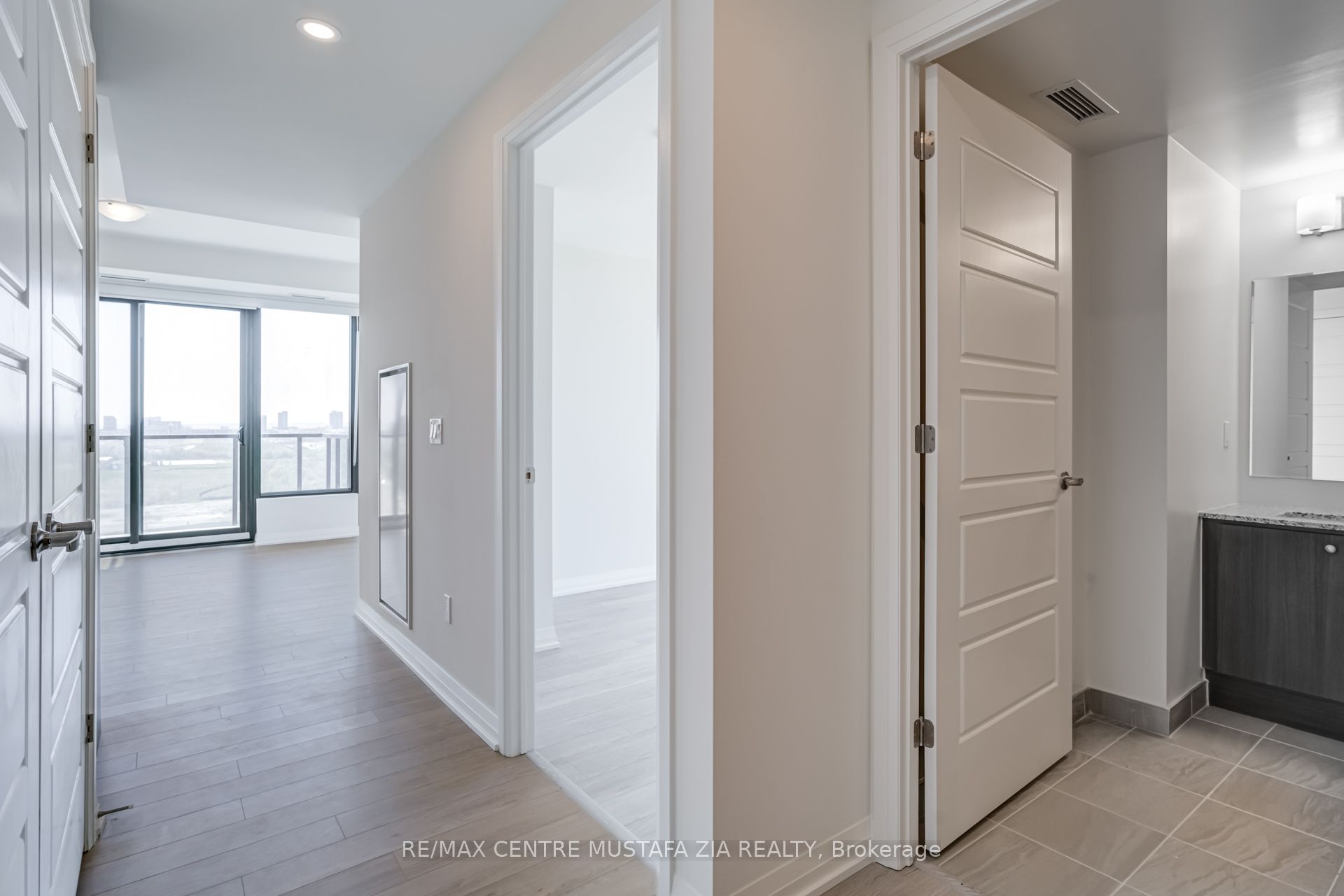 3006 William Cutmore Boulevard 1111