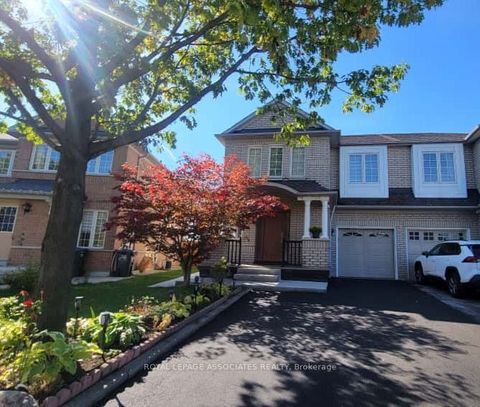 72 Starhill Crescent Brampton ON L6R 2W1