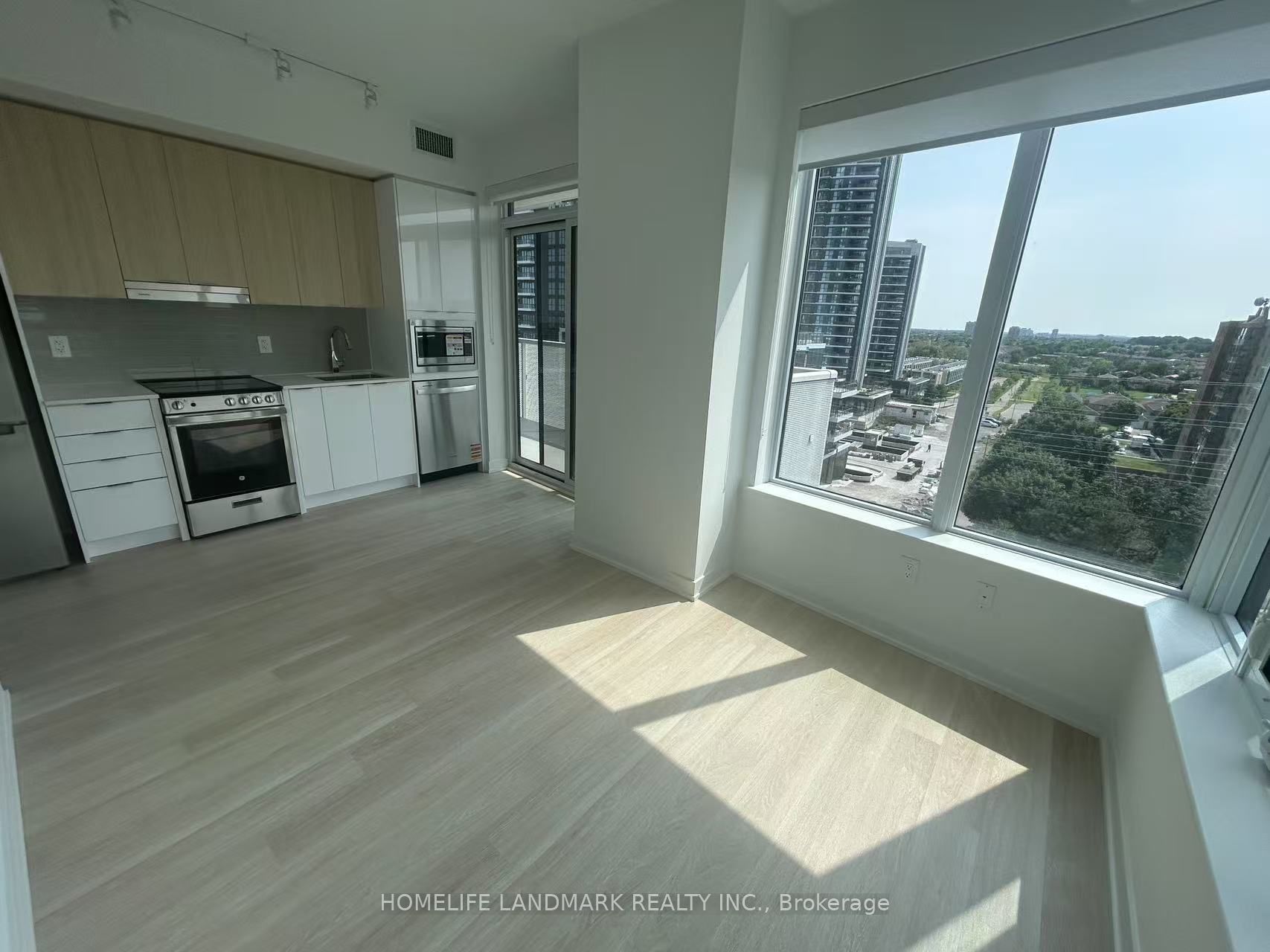 5105 Hurontario Street 708