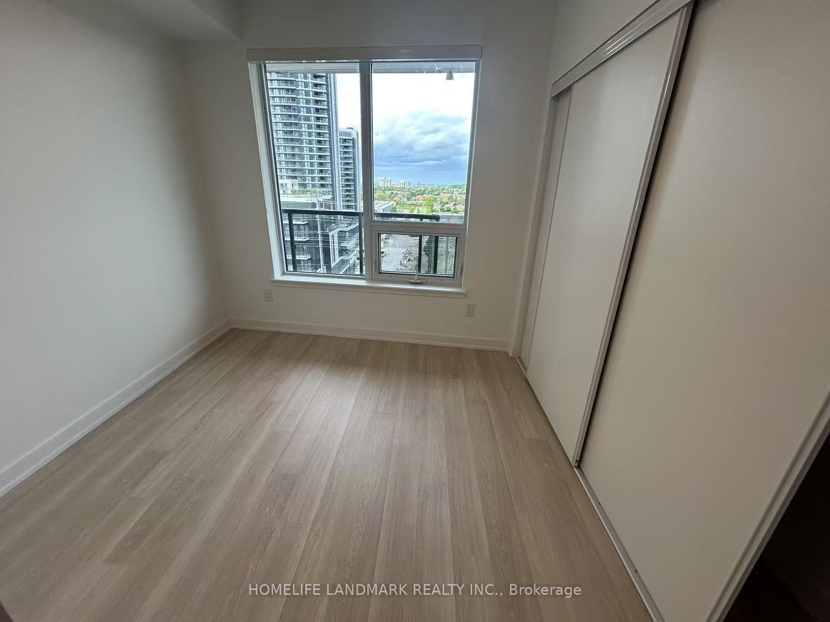 5105 Hurontario Street 708