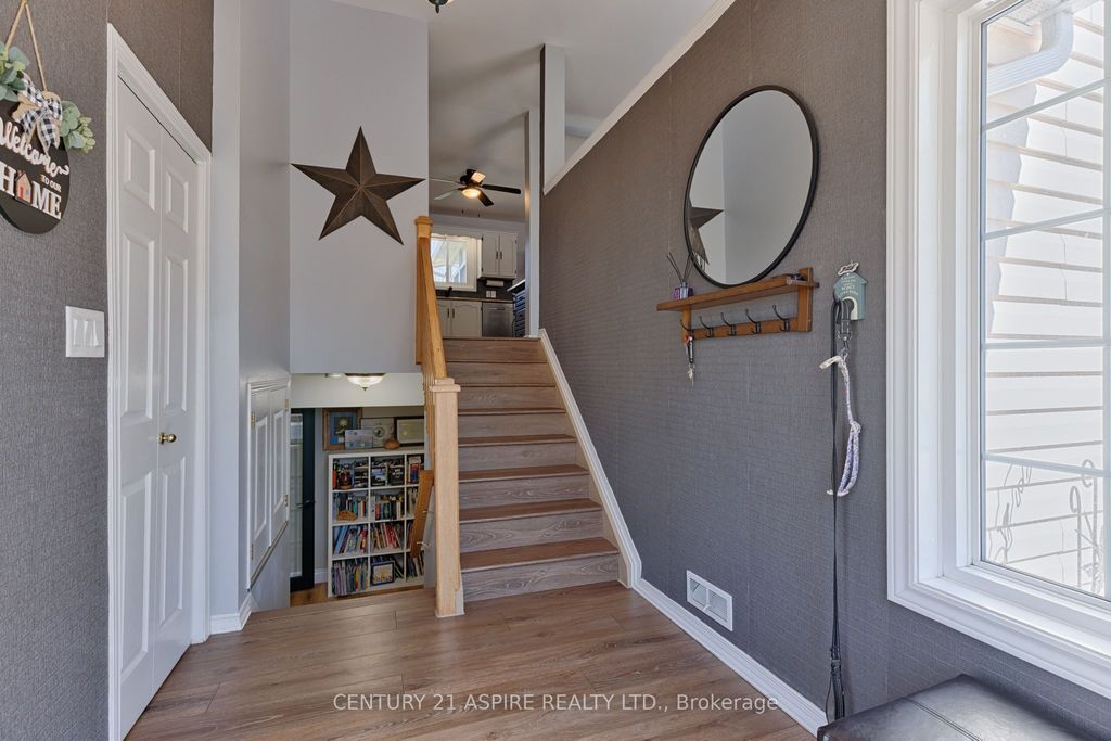Photo of 8 Ridge Drive, Laurentian Valley, ON K8A 6W2 (MLS # X13031104)