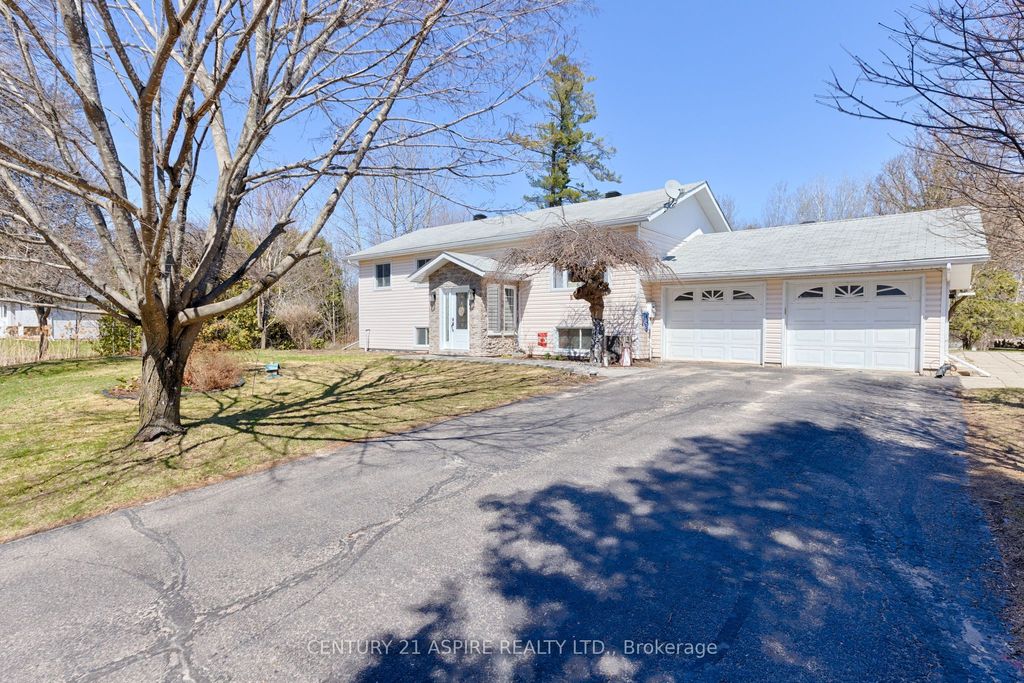 Photo of 8 Ridge Drive, Laurentian Valley, ON K8A 6W2 (MLS # X13031104)