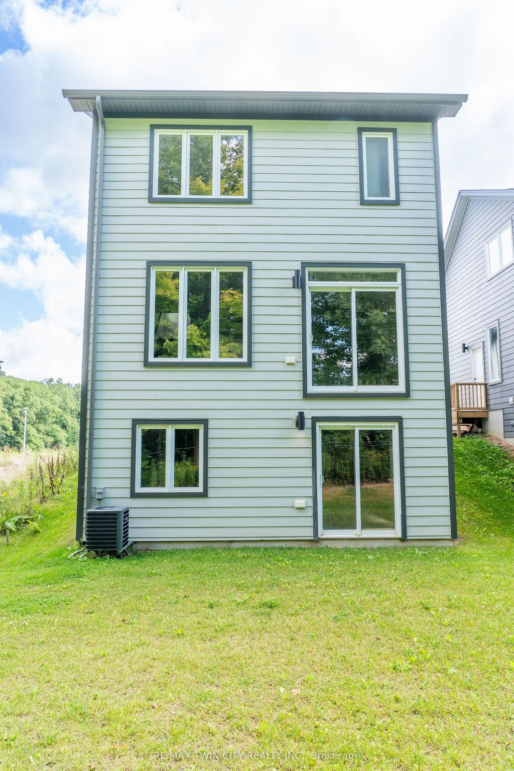 Photo of 73 JULIE Crescent, London South, ON N5X 3X4 (MLS # X12808524)