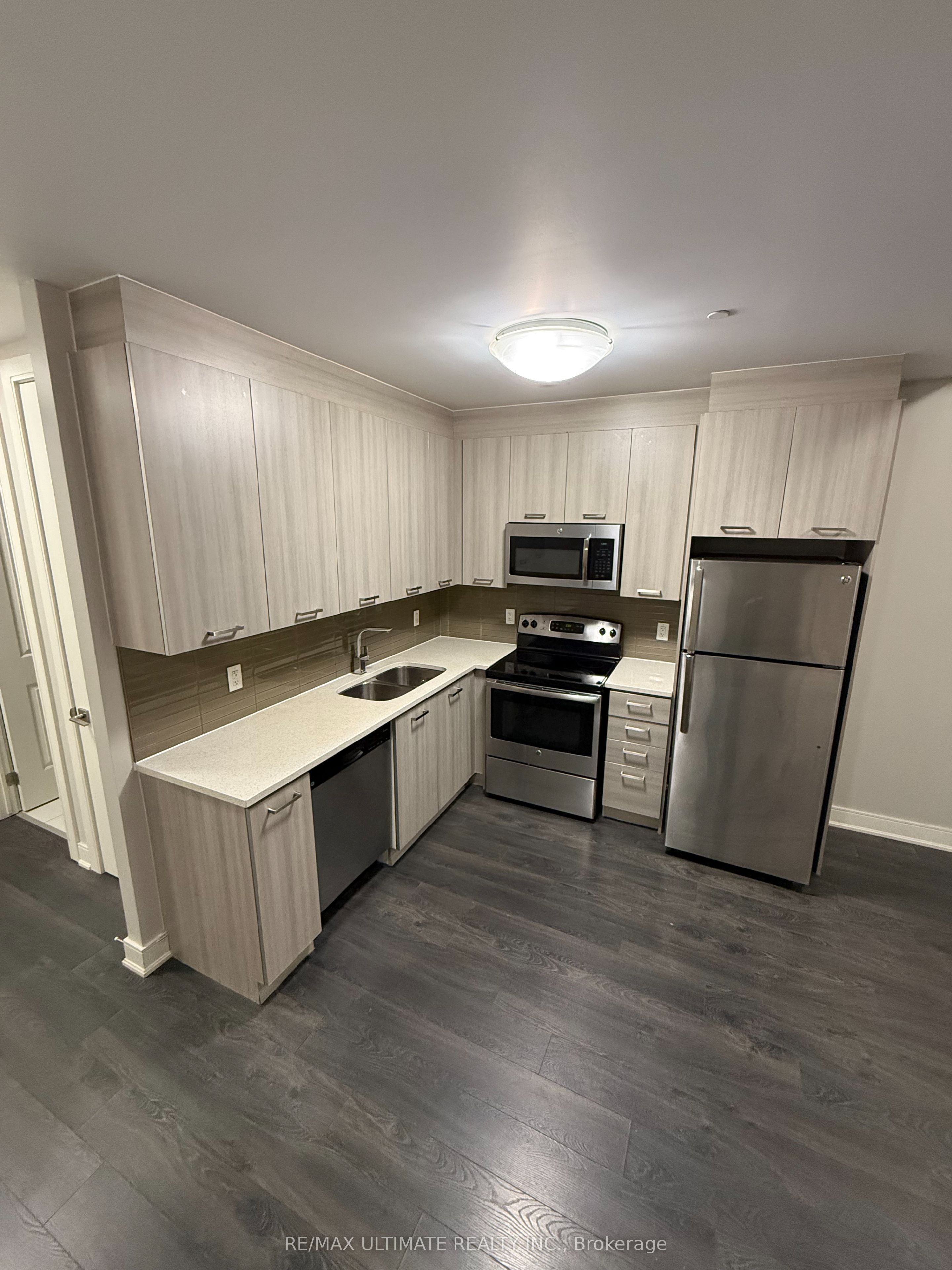 150 Main Street W 0413
