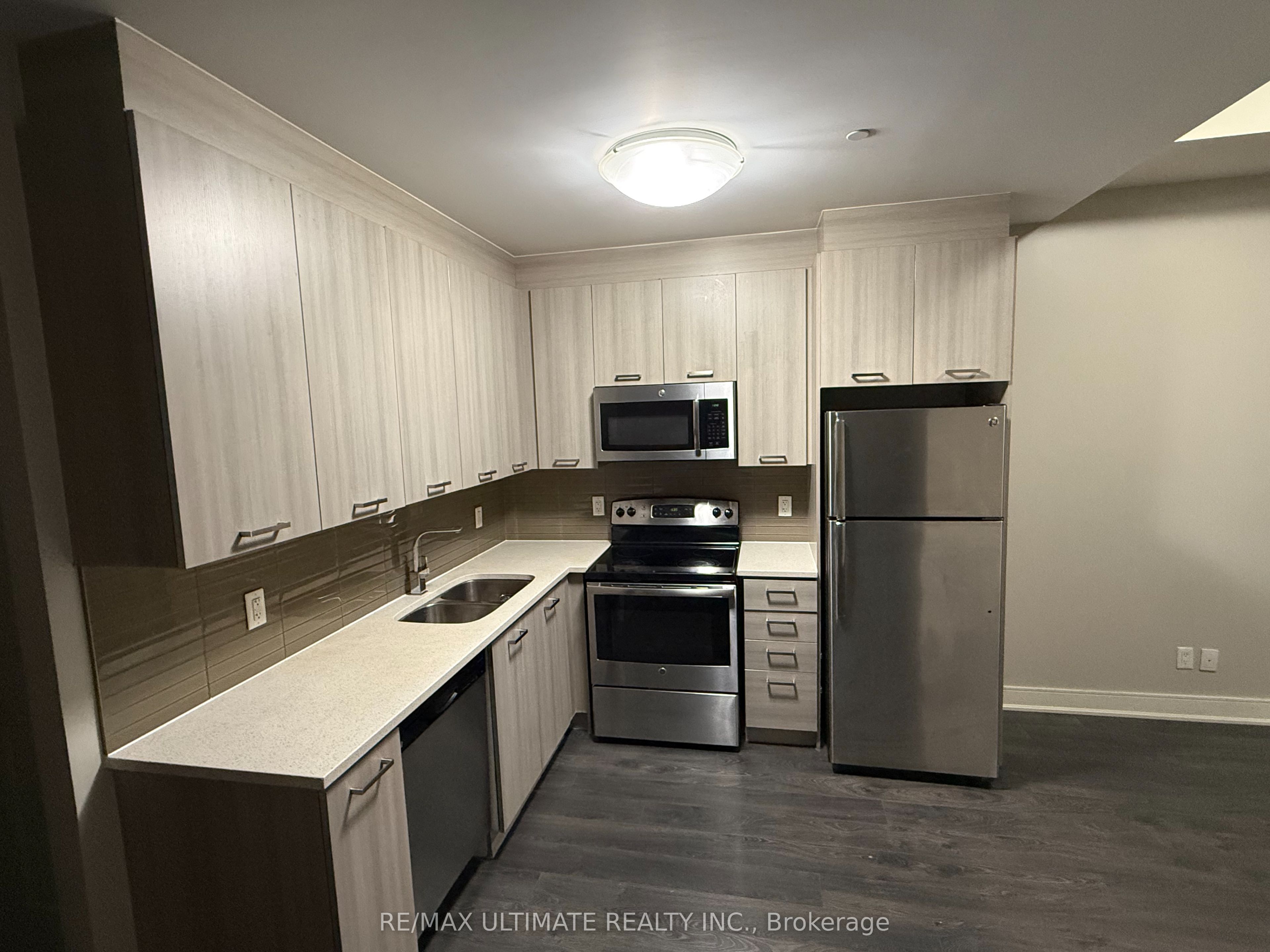 150 Main Street W 0413
