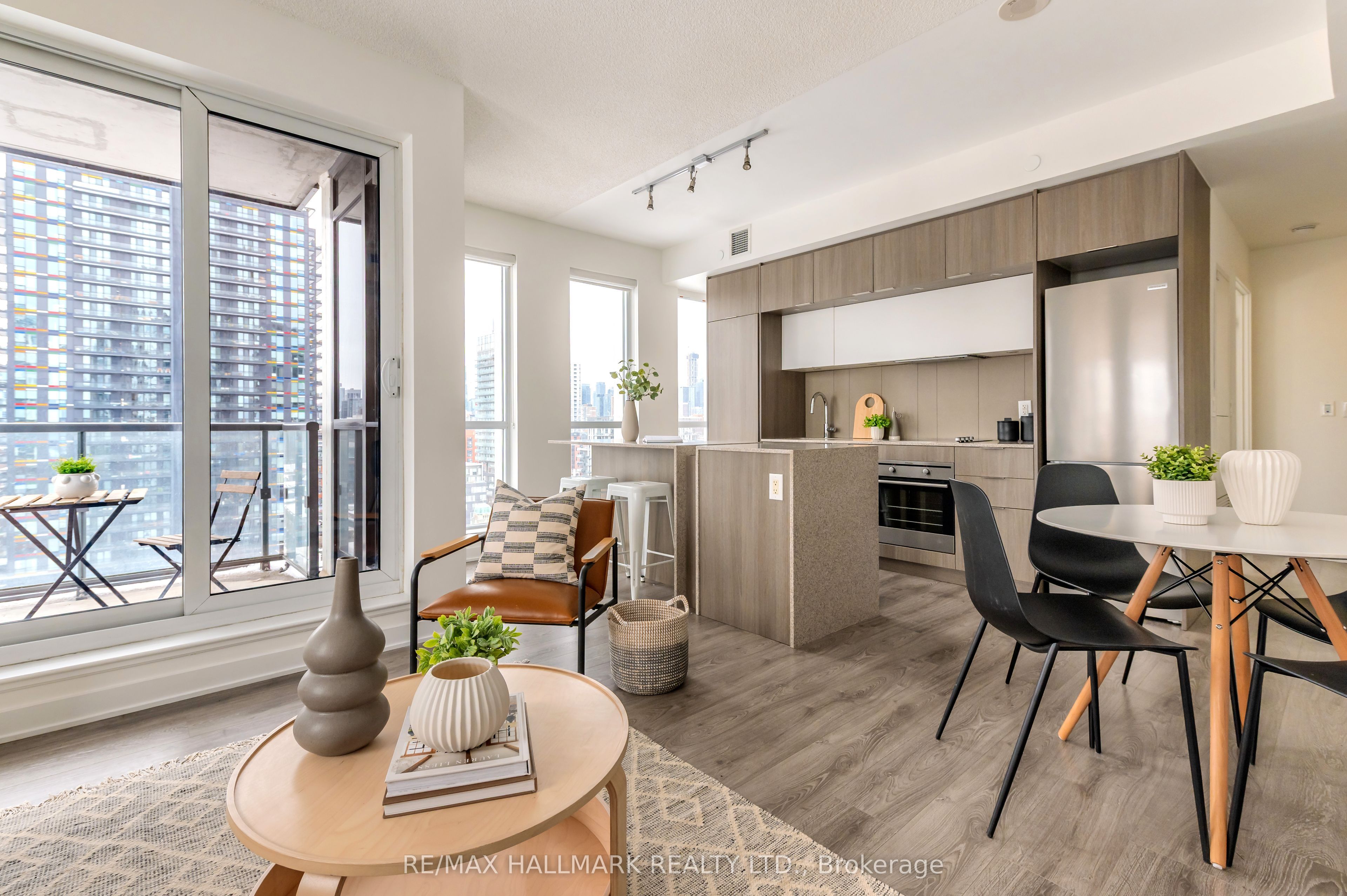 170 Sumach Street 1406