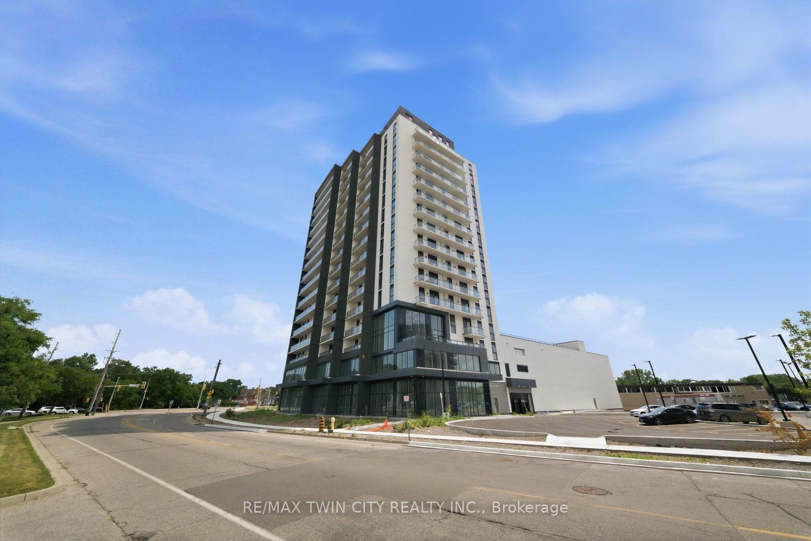 Photo 1 of 16 — 33 Erie Avenue Unit #1406, Brantford, ON N3S 0K7