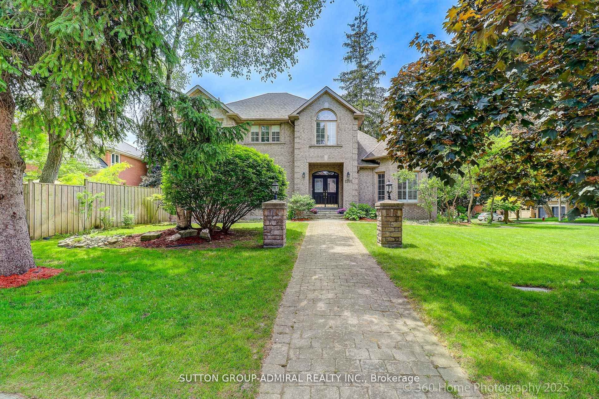 1591 Hampshire Crescent