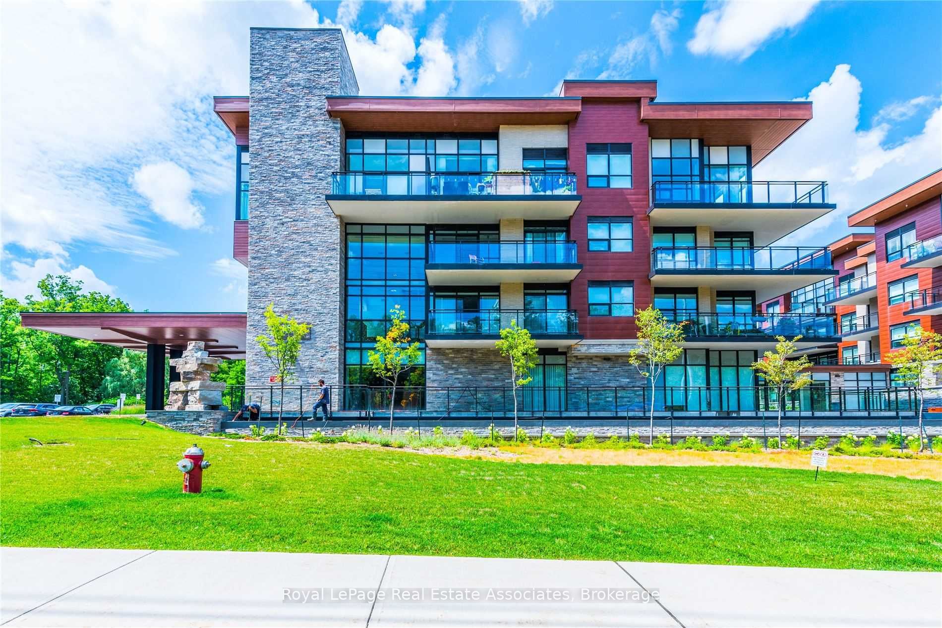 1575 Lakeshore Road W 141