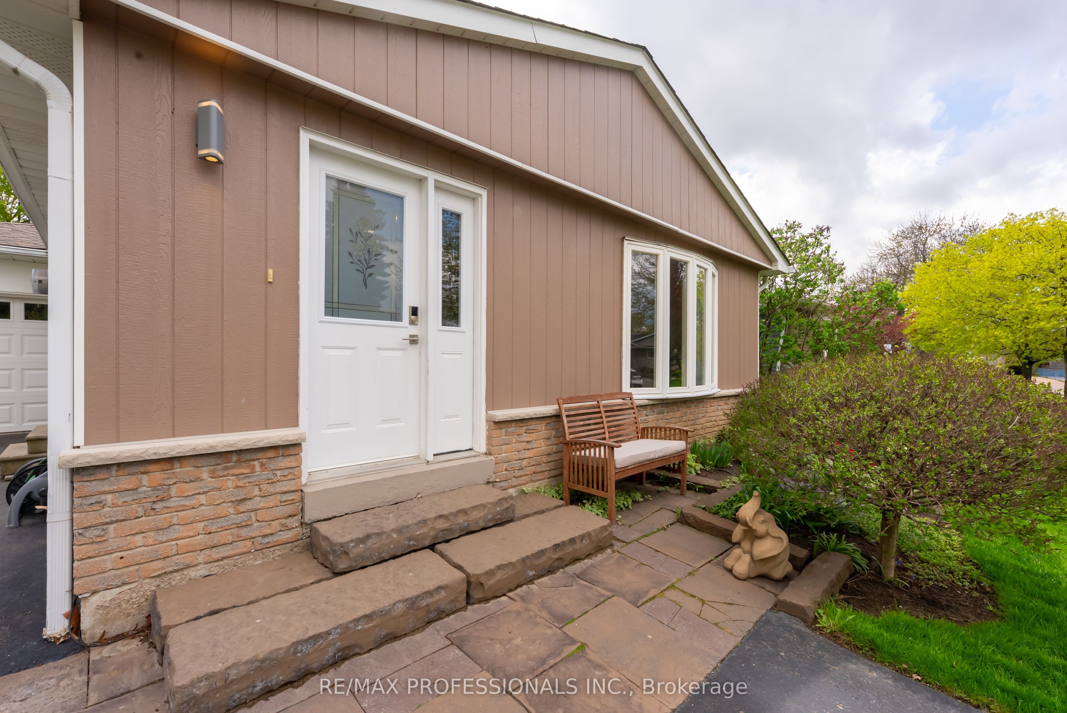 868 Governors Court