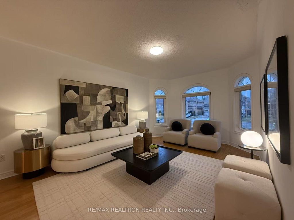 Photo of 53 Boxwood Crescent, Markham, ON L3S 3P6 (MLS # N12942434)